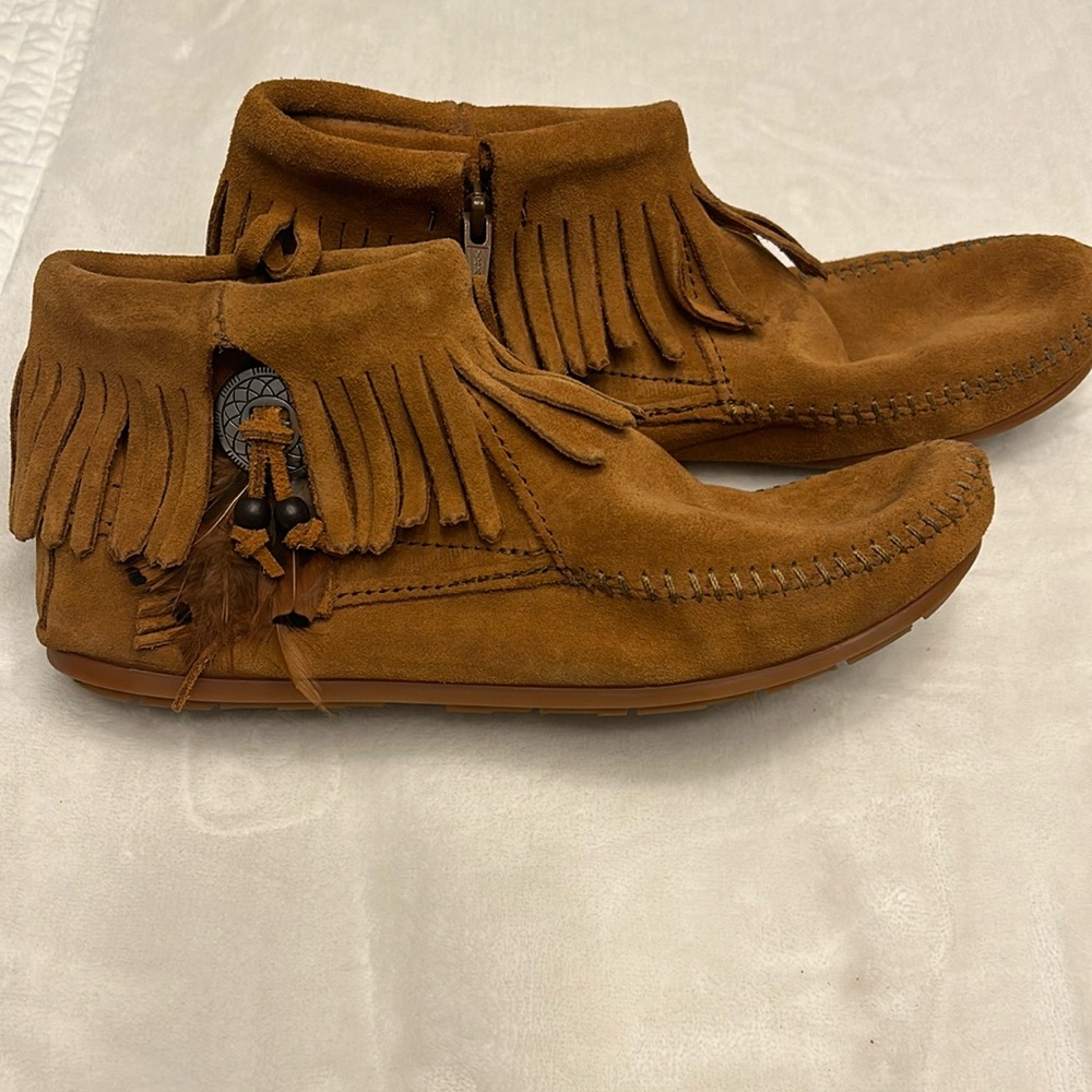 Minnetonka moccasin. 522